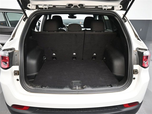 Used 2025 Jeep Compass Sport image 19