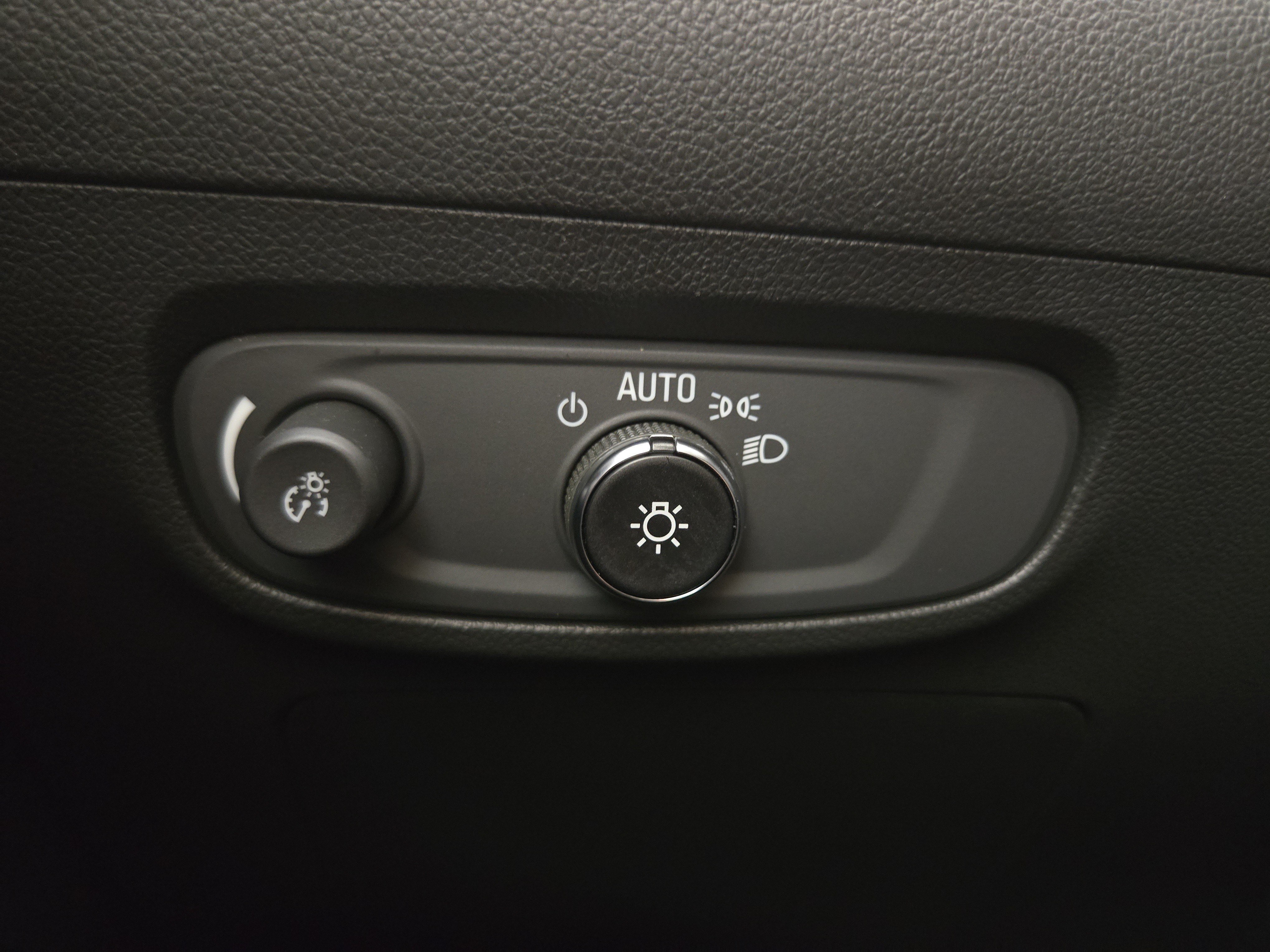 Used 2024 Buick Encore GX Sport Touring w/ Comfort Package AWD/4WD image 23