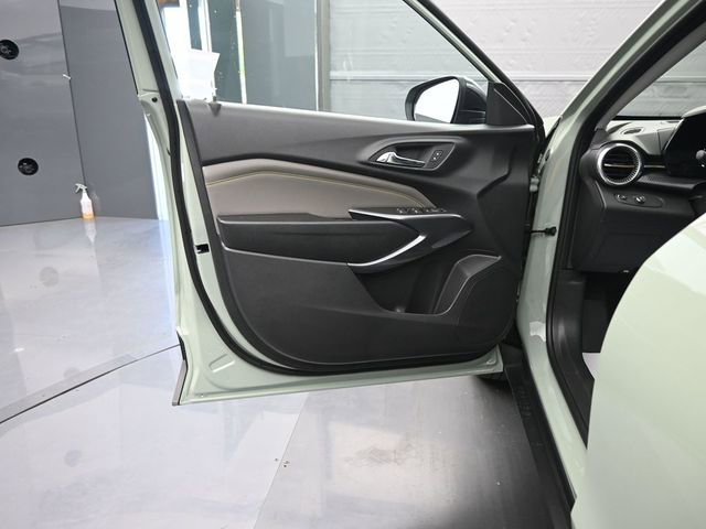 New 2026 Chevrolet Trax ACTIV w/ Sunroof Package FWD image 10