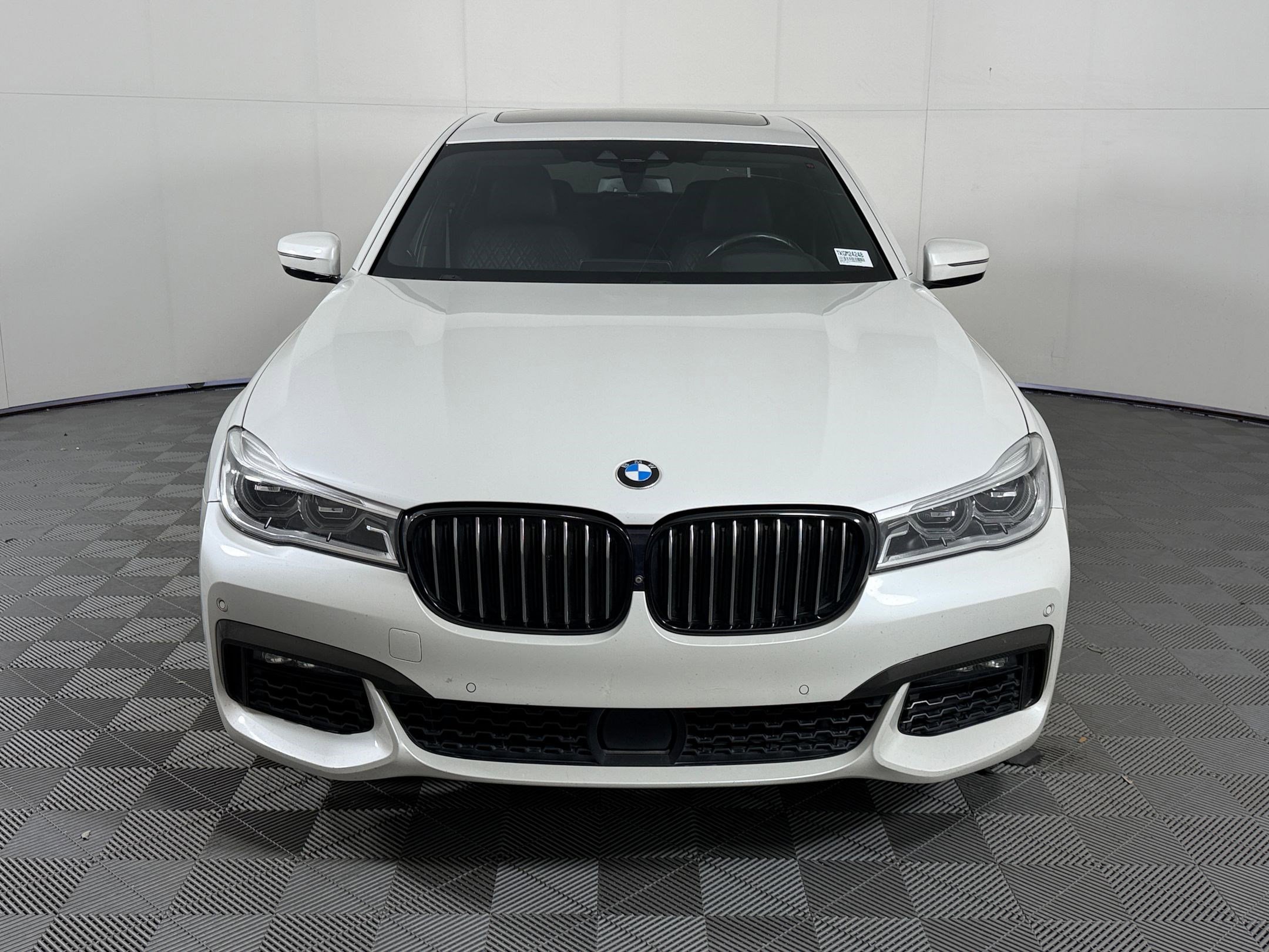 Used 2019 BMW 750i w/ Executive Package image 6