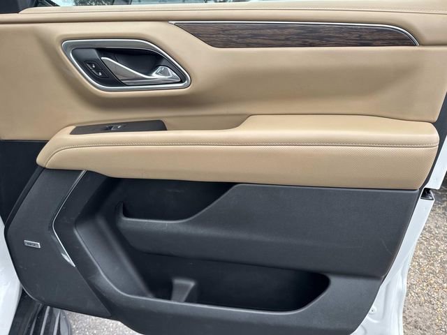 Used 2021 Chevrolet Suburban Premier w/ Premium Package image 18