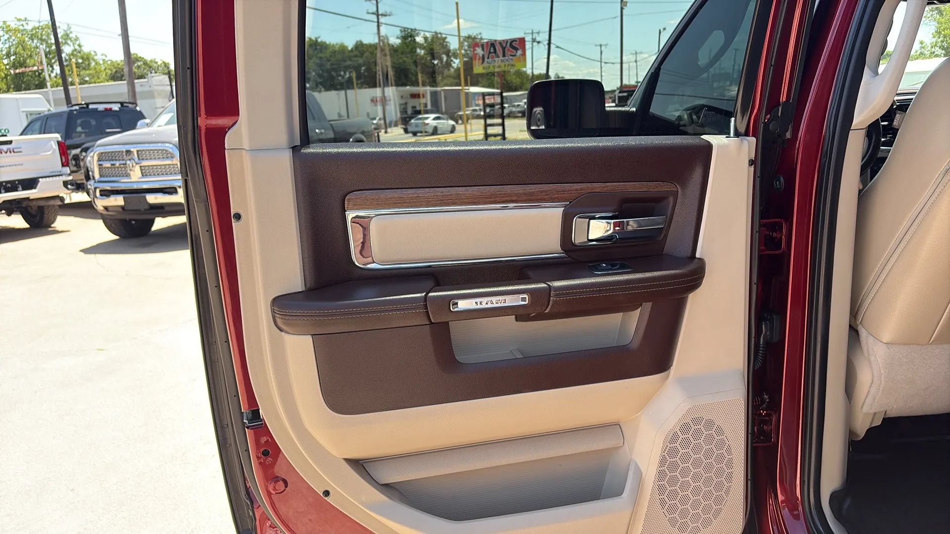 Used 2018 RAM 2500 Laramie AWD/4WD image 11