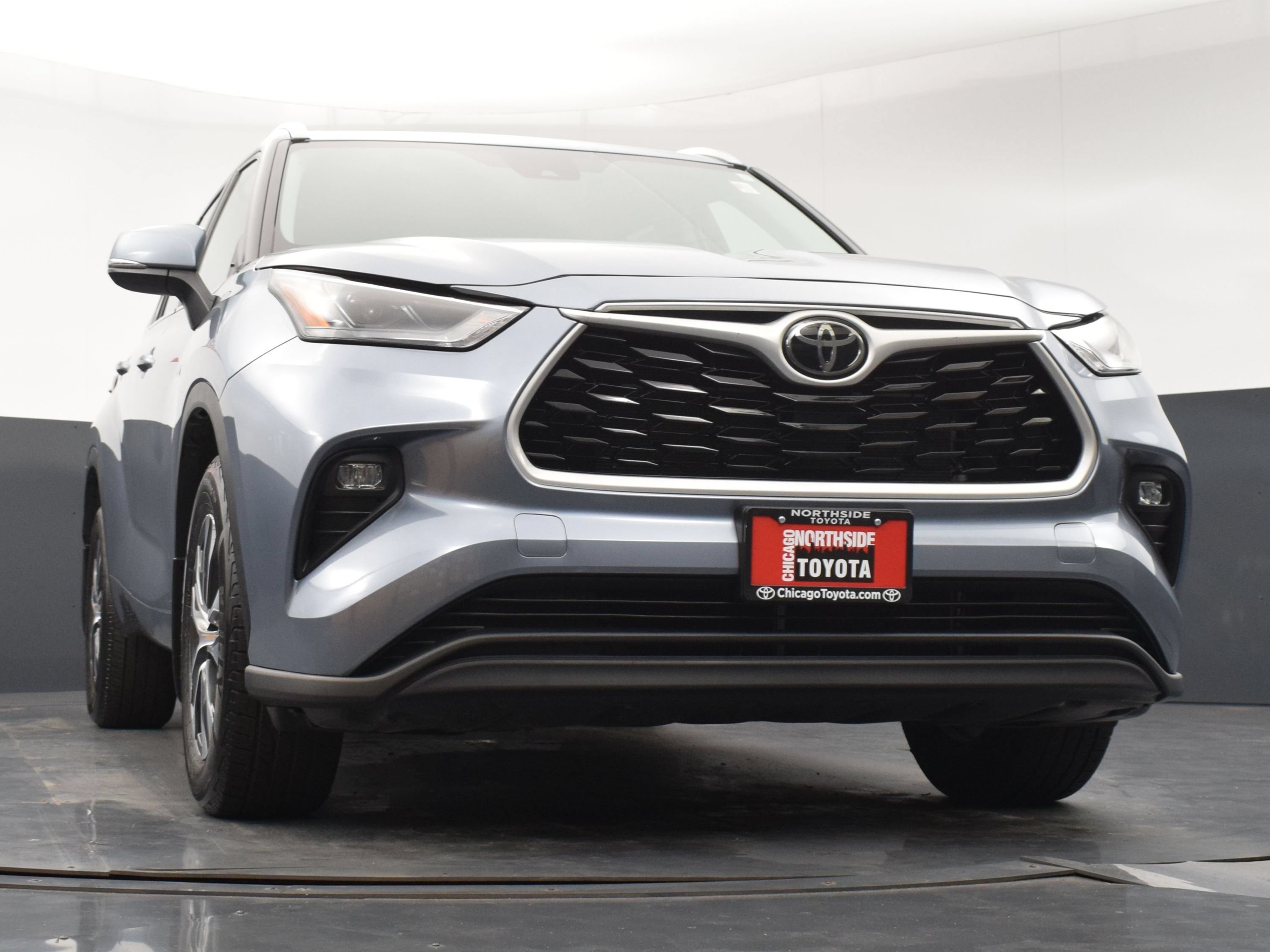 Used 2024 Toyota Highlander XLE AWD/4WD image 33