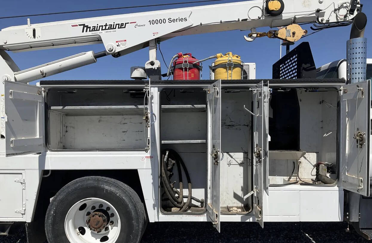 Used 2017 Ford F750 2WD Regular Cab Super Duty image 10
