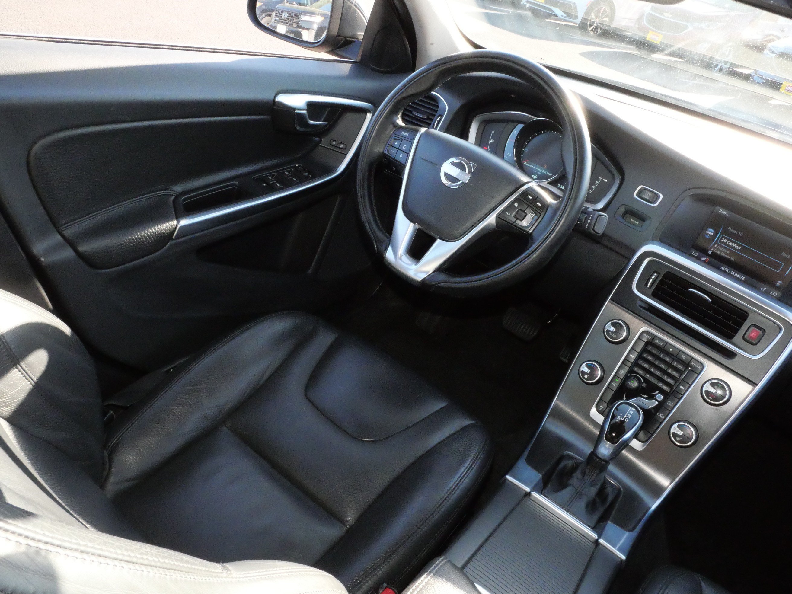 Used 2014 Volvo S60 T5 FWD image 9