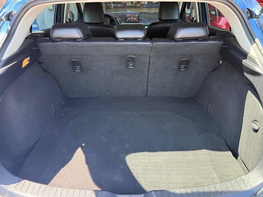 Used 2018 MAZDA MAZDA3 Touring FWD image 12