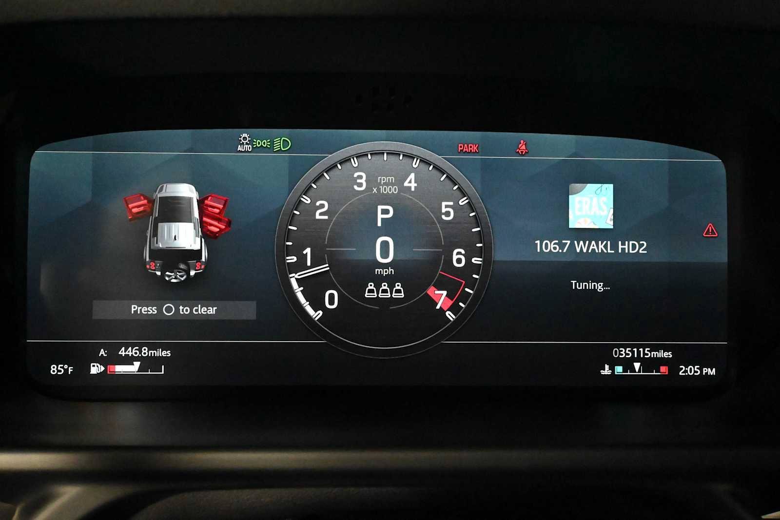 Used 2022 Land Rover Defender 110 X-Dynamic SE AWD/4WD image 25