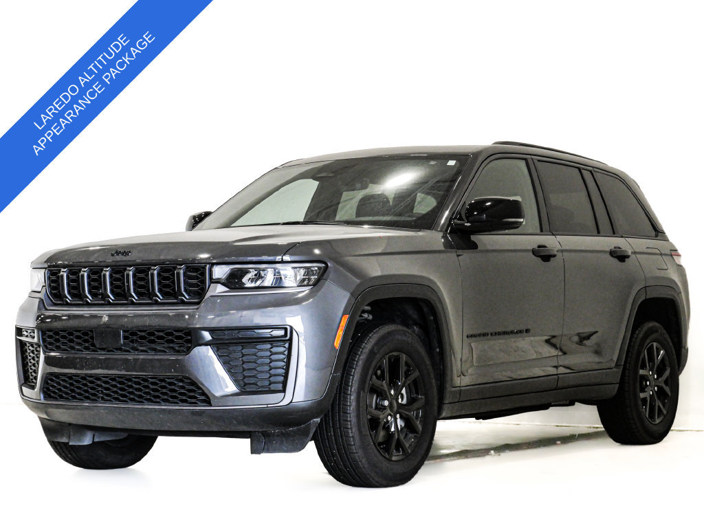 Used 2026 Jeep Grand Cherokee Altitude AWD/4WD image 3