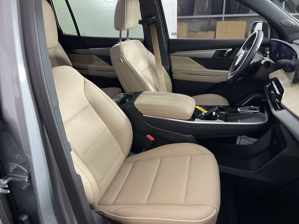 Used 2025 Buick Enclave Preferred image 27