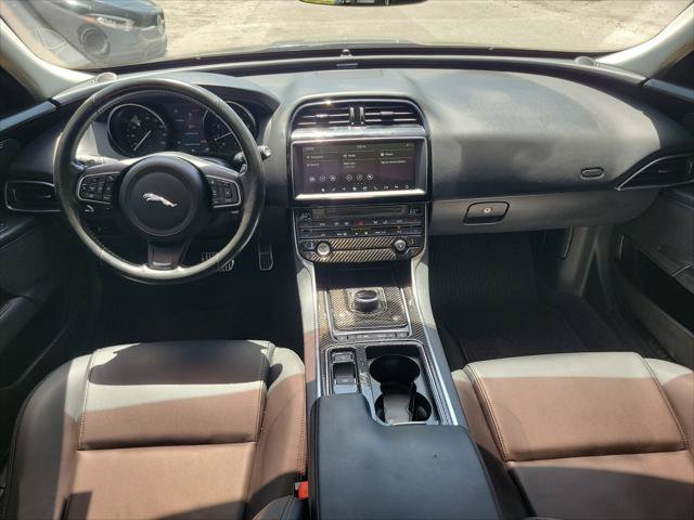Used 2019 Jaguar XE Premium AWD/4WD image 10