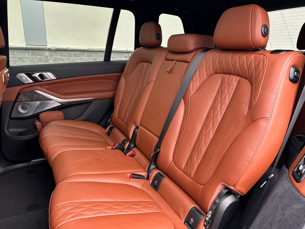 Used 2025 BMW ALPINA XB7 AWD/4WD image 25