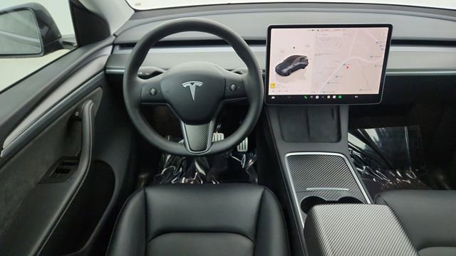 Used 2025 Tesla Model Y Performance AWD/4WD image 35