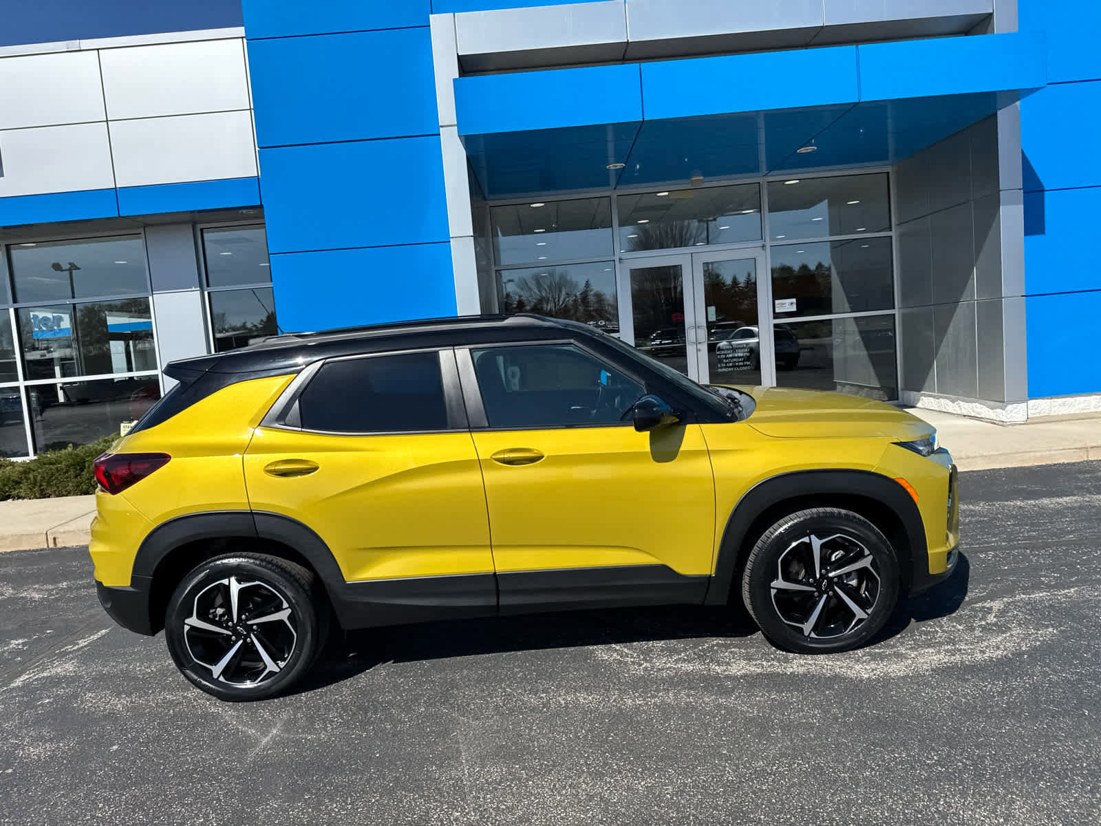 Used 2023 Chevrolet TrailBlazer RS image 3