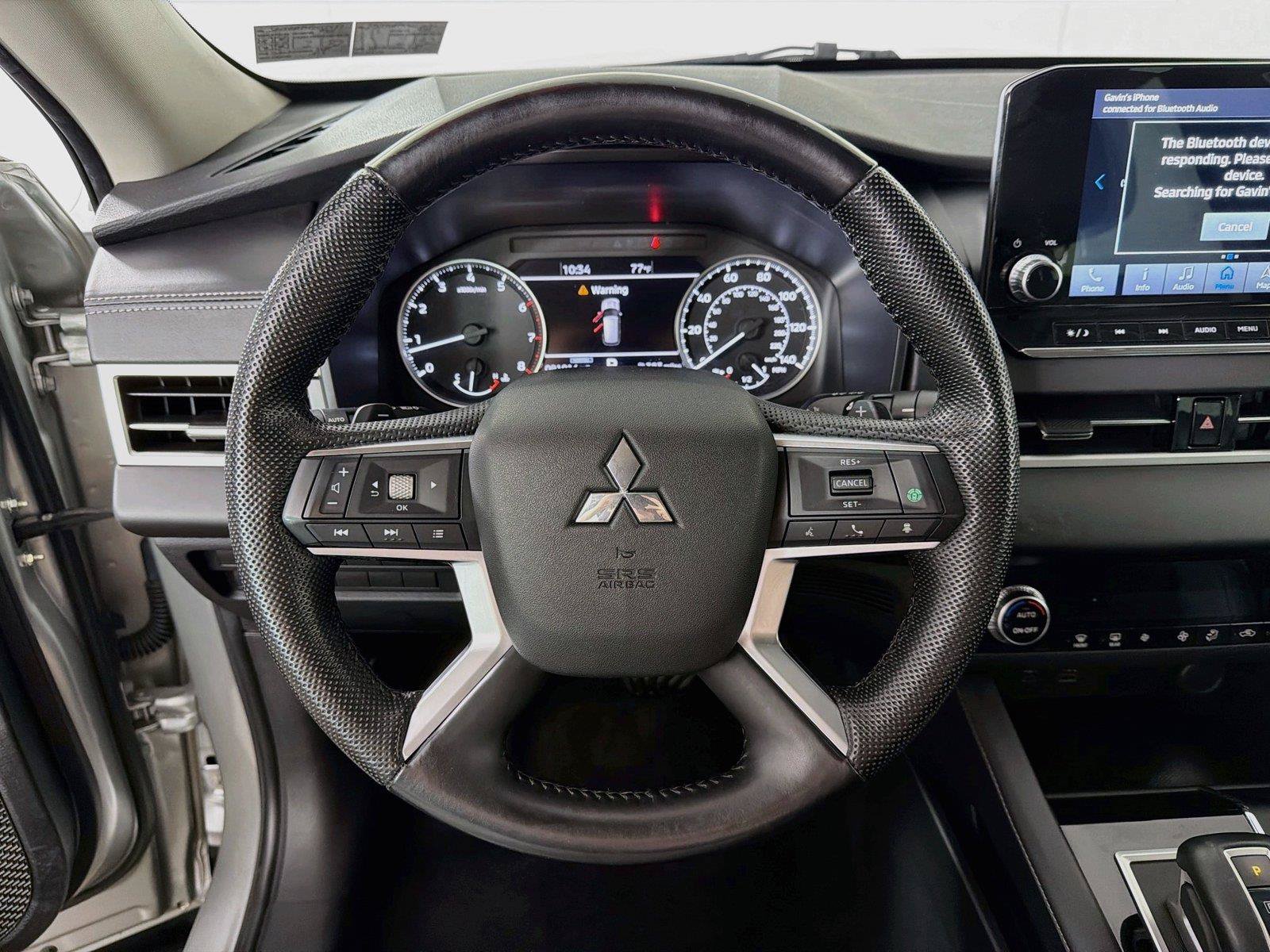 Used 2023 Mitsubishi Outlander SE AWD/4WD image 3