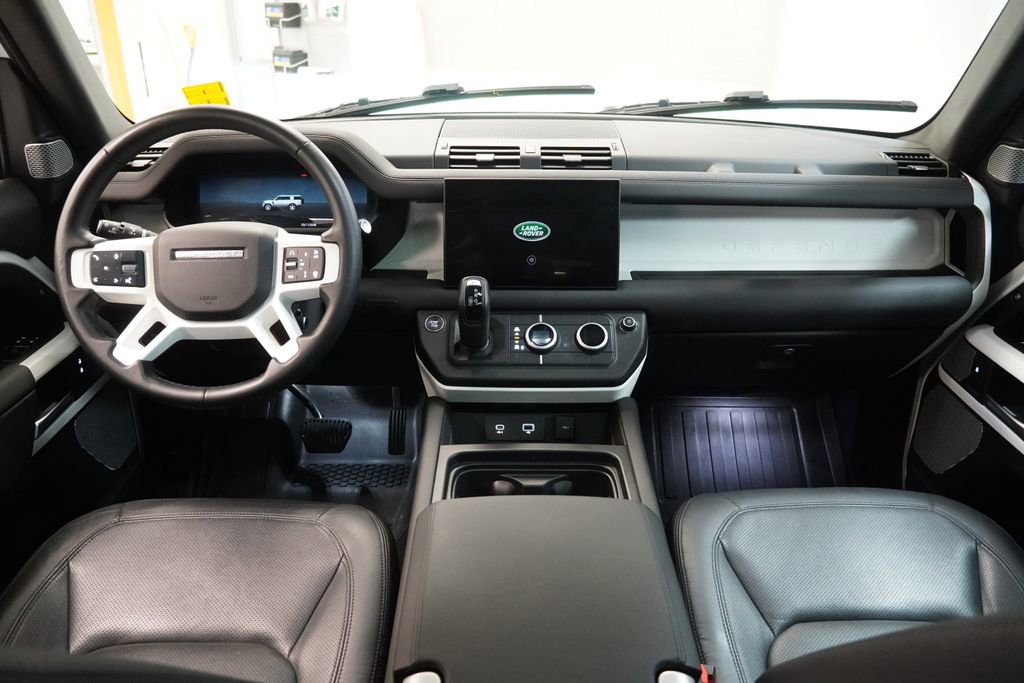 Used 2024 Land Rover Defender 130 S image 11