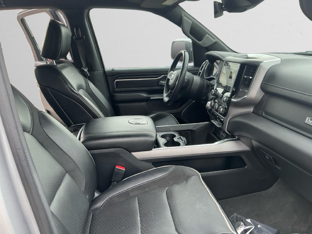 Used 2024 RAM 1500 Laramie AWD/4WD image 15