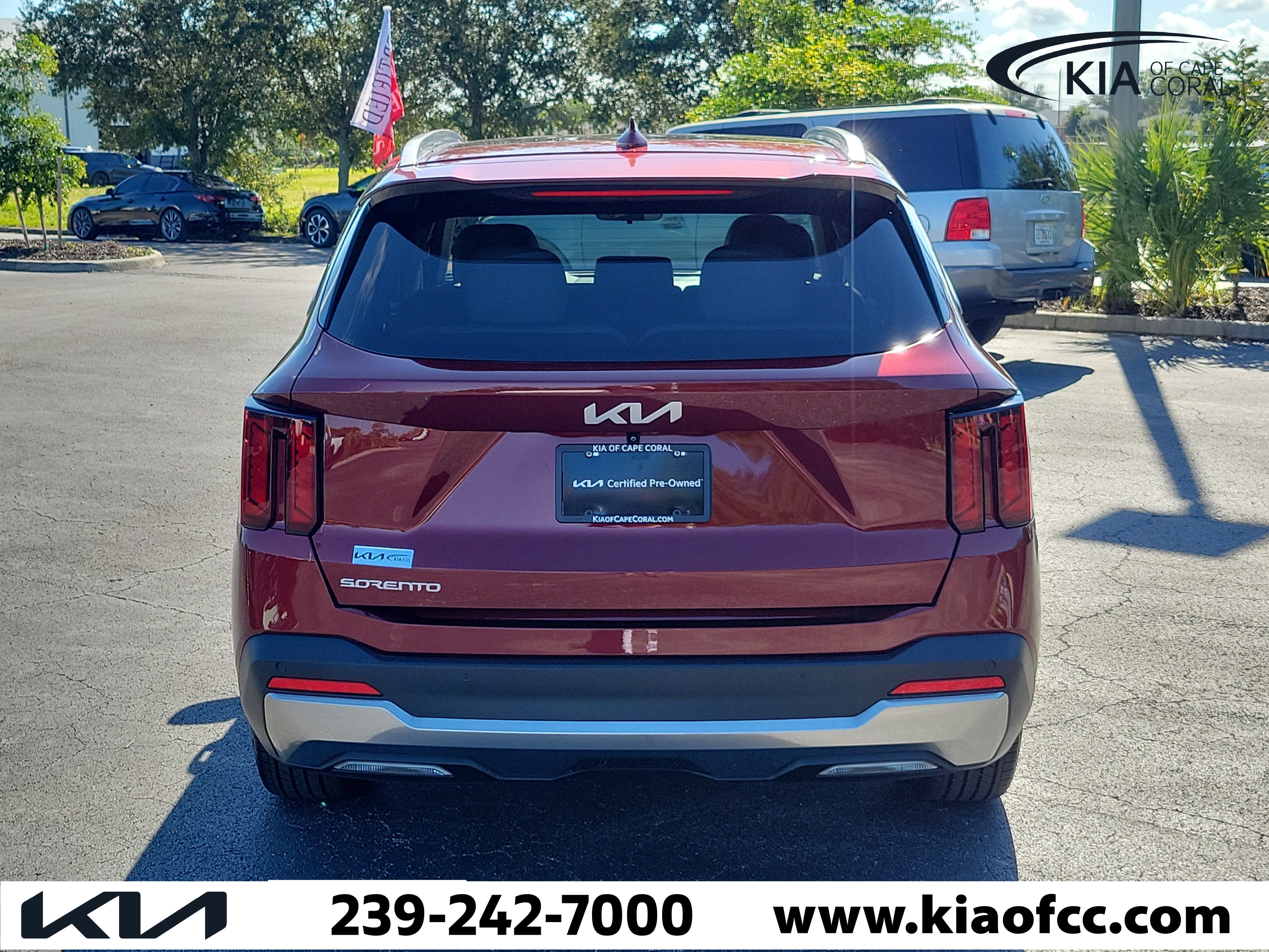 Certified 2025 Kia Sorento S w/ Panoramic Sunroof Package FWD image 5