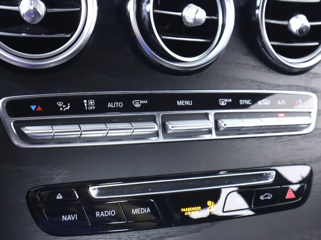 Used 2018 Mercedes-Benz GLC 300 4MATIC image 17
