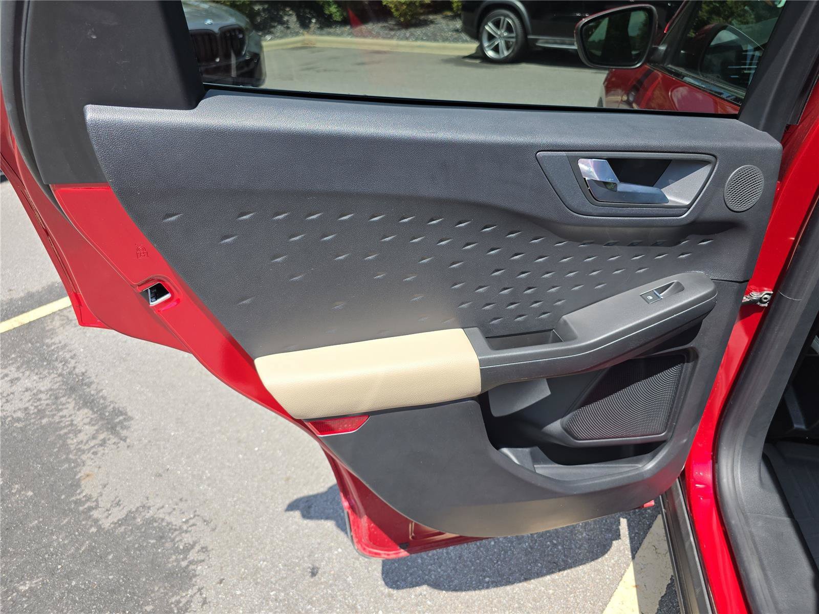 Used 2020 Ford Escape Titanium AWD/4WD image 13