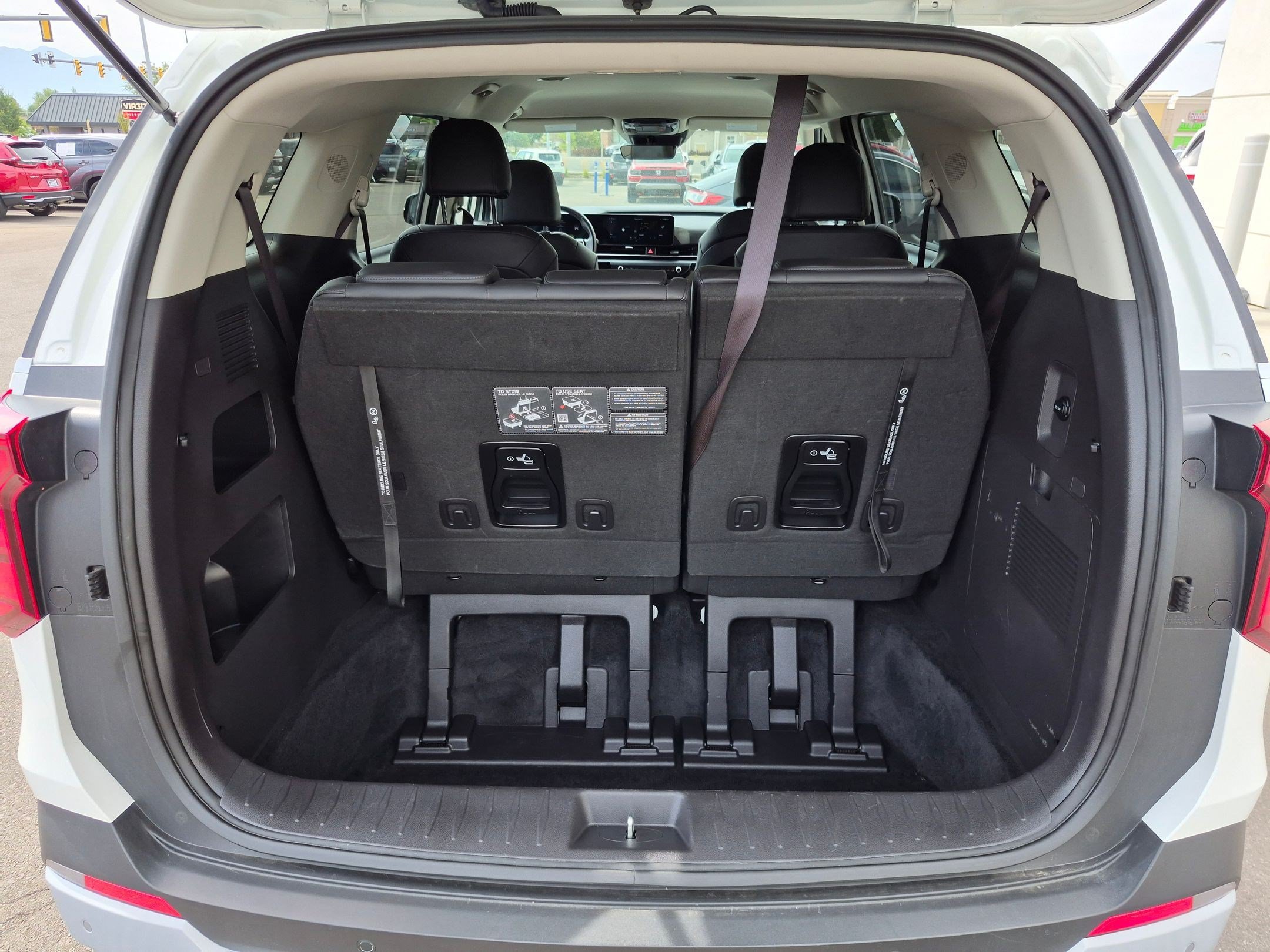 Used 2026 Kia Carnival LXS FWD image 32