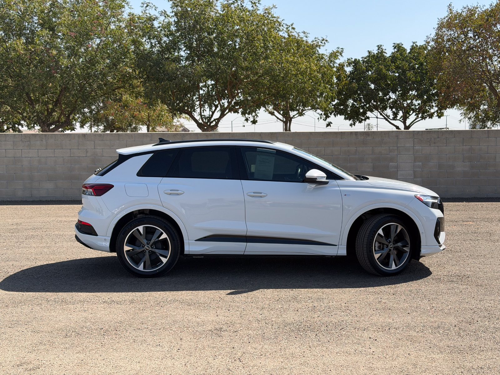 Used 2023 Audi Q4 e-tron Premium Plus AWD/4WD image 2