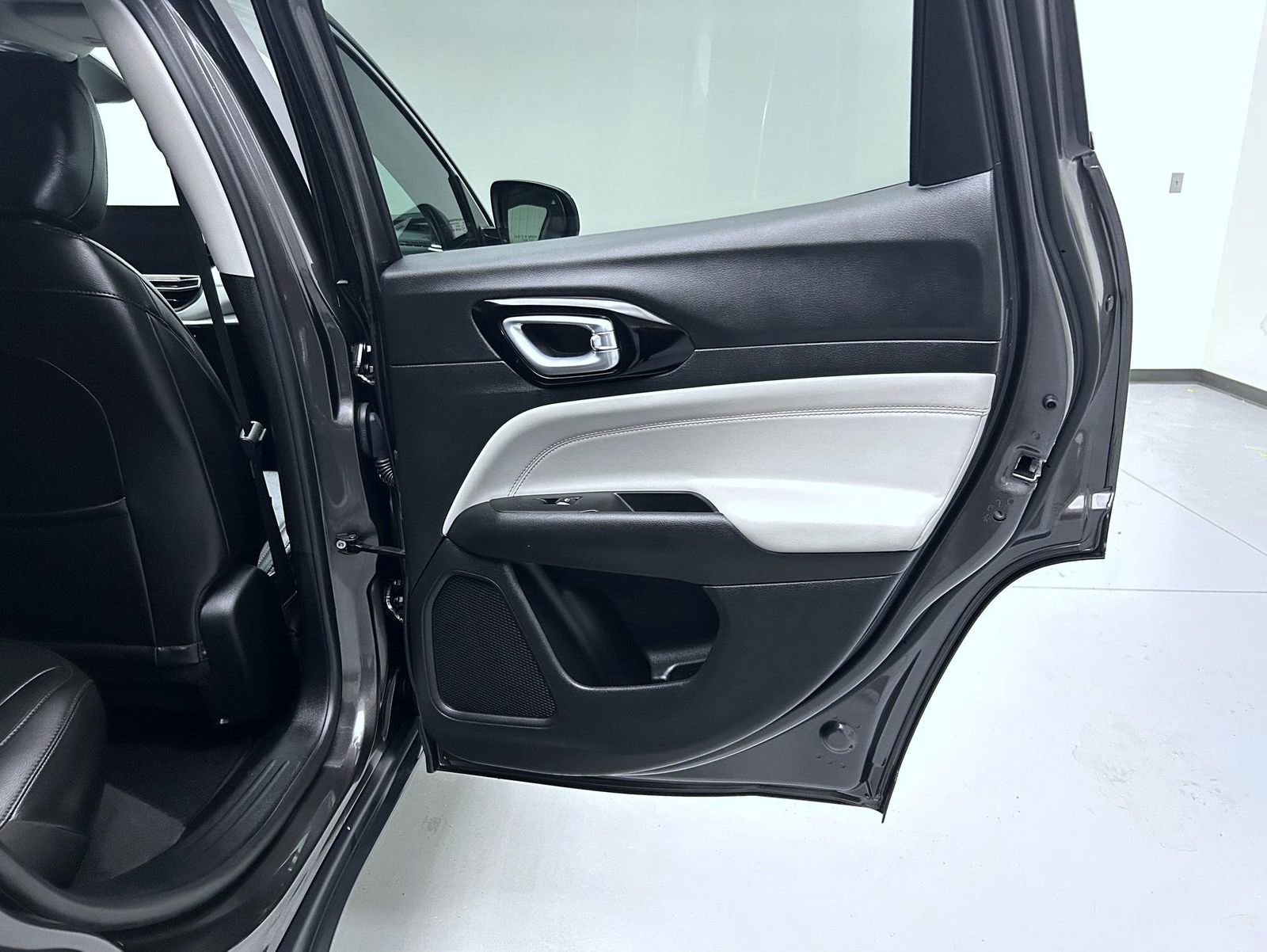 Certified 2022 Jeep Compass Limited image 17