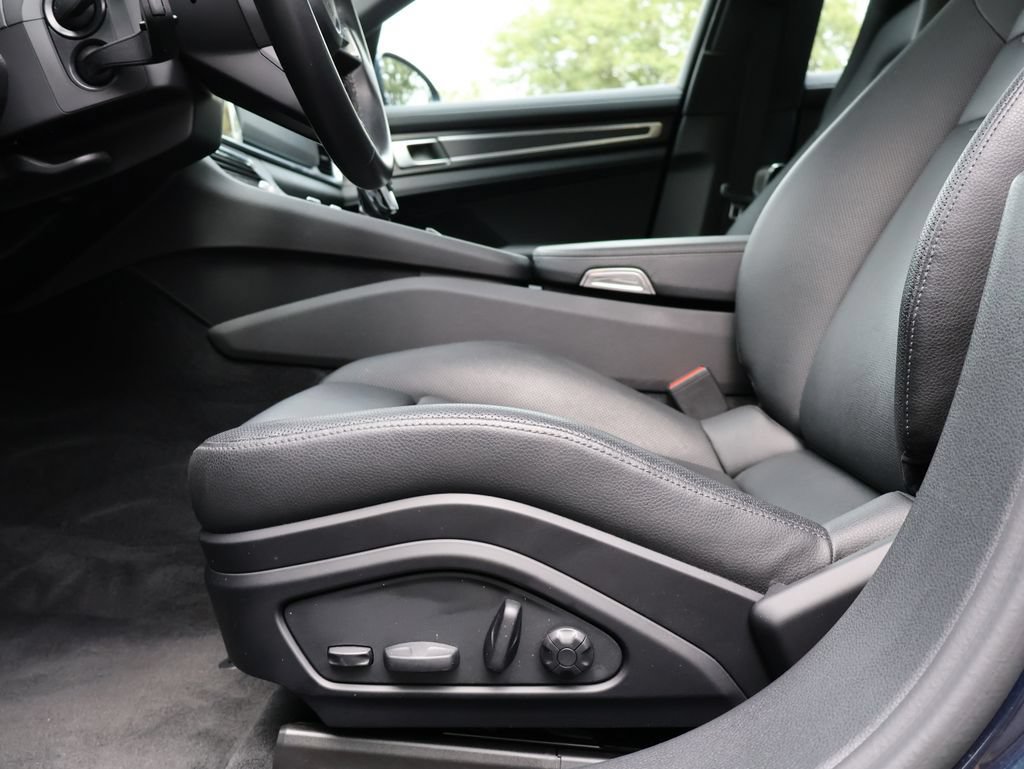 Certified 2023 Porsche Panamera 4 Platinum Edition AWD/4WD image 36