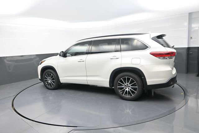 Used 2018 Toyota Highlander SE AWD/4WD image 47