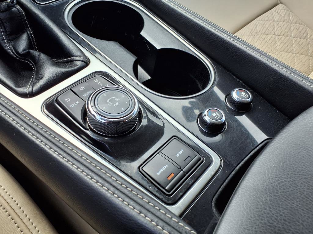 Used 2018 Nissan Maxima Platinum image 21