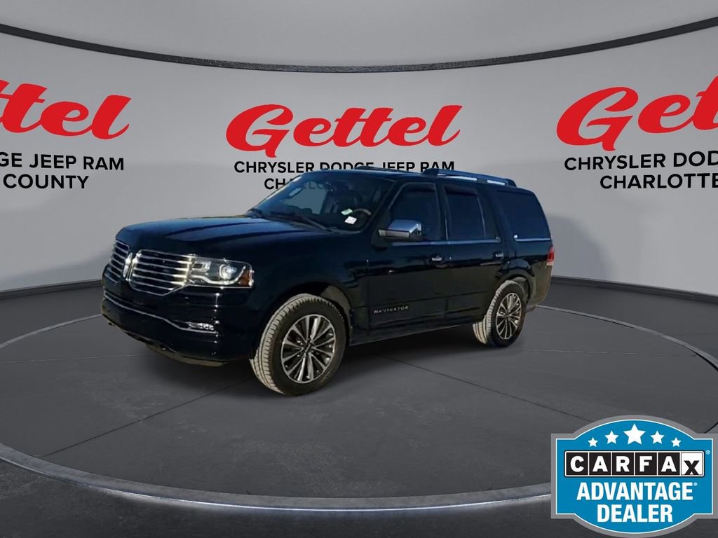 Used 2017 Lincoln Navigator Select image 4