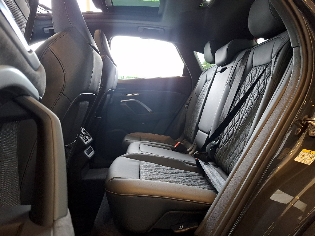 New 2026 Audi SQ5 Premium Plus AWD/4WD image 9