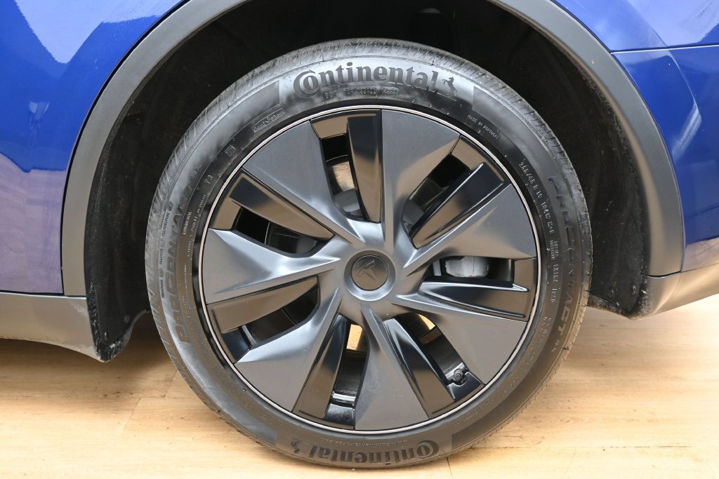 Used 2025 Tesla Model Y Long Range RWD image 10