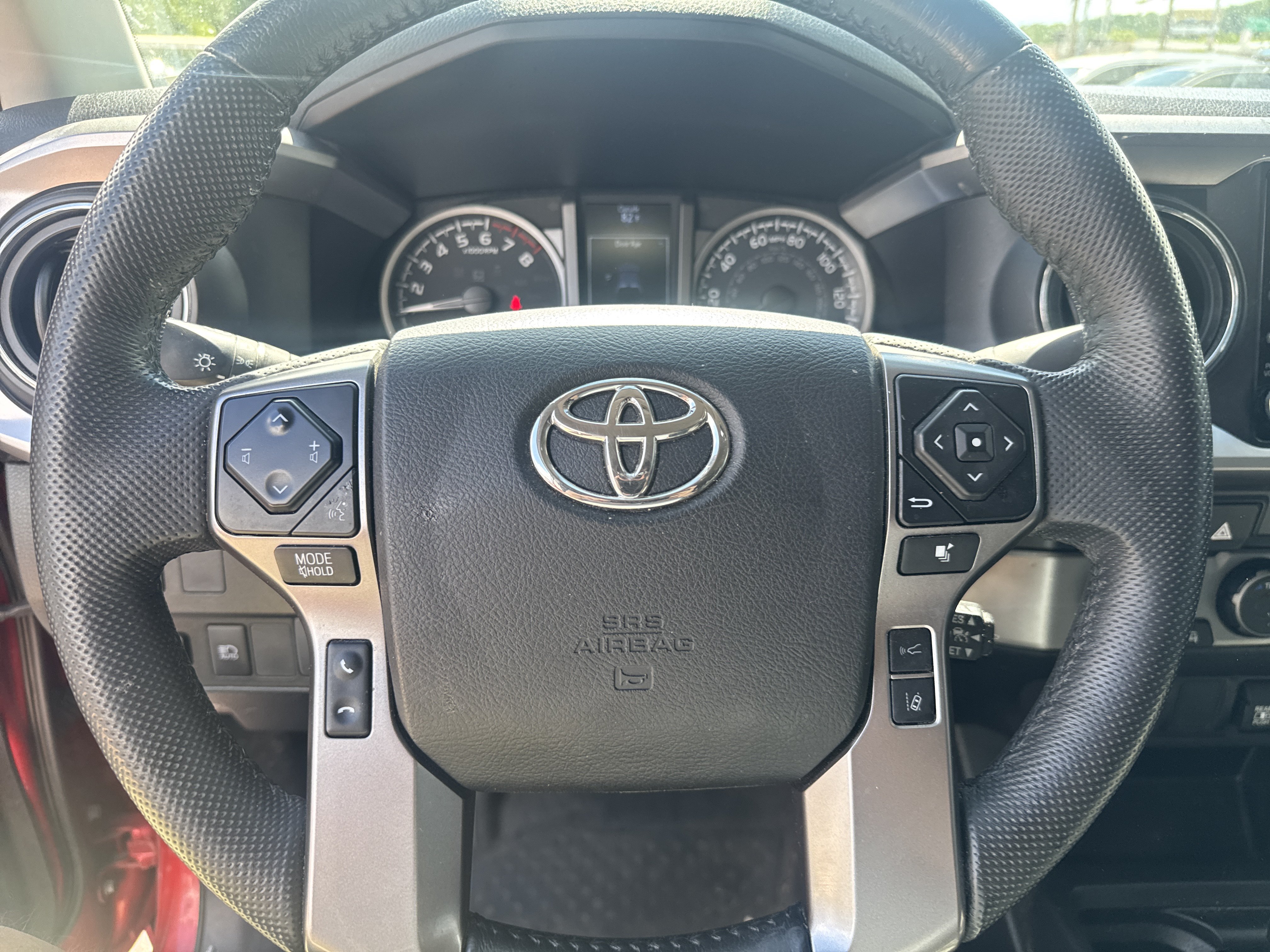Used 2022 Toyota Tacoma SR5 w/ Technology Package AWD/4WD image 17