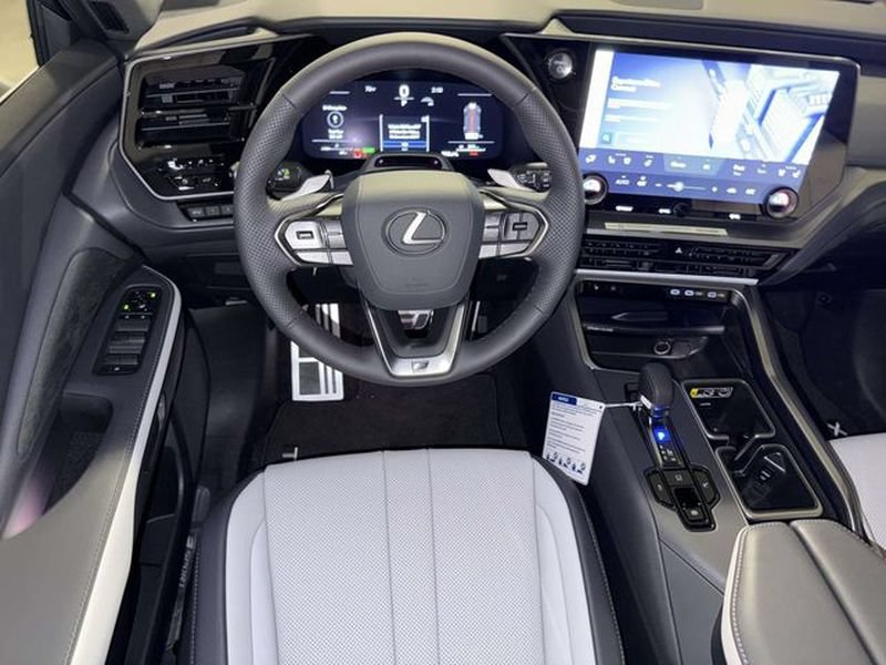 New 2026 Lexus TX 500h AWD image 3
