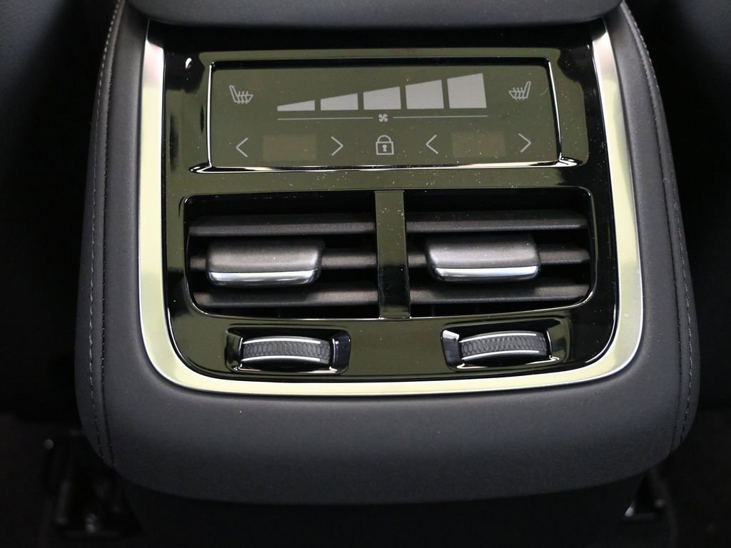 New 2026 Volvo XC90 B6 Plus w/ Protection Package Premier image 23