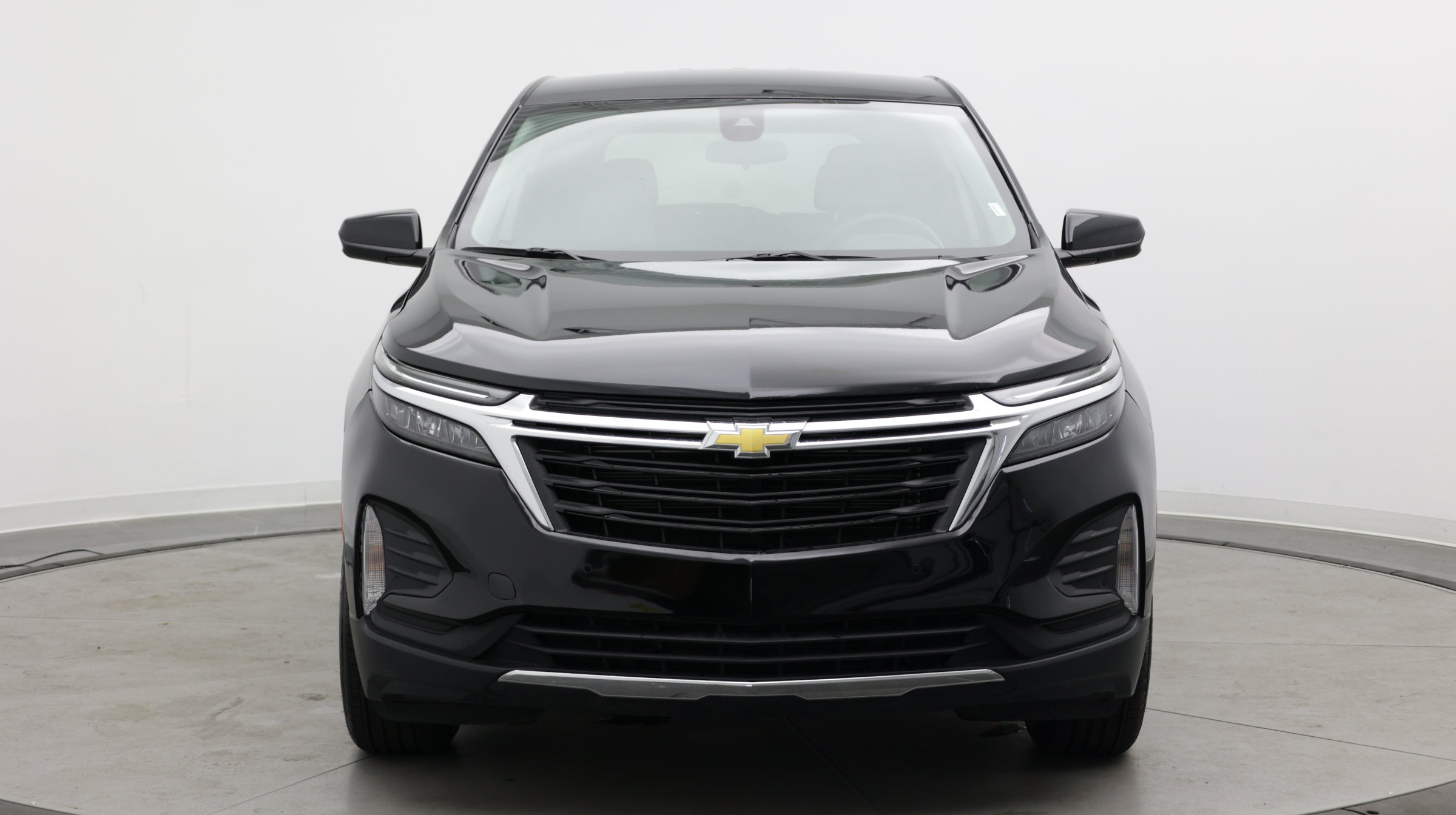 Used 2024 Chevrolet Equinox LT AWD/4WD image 2