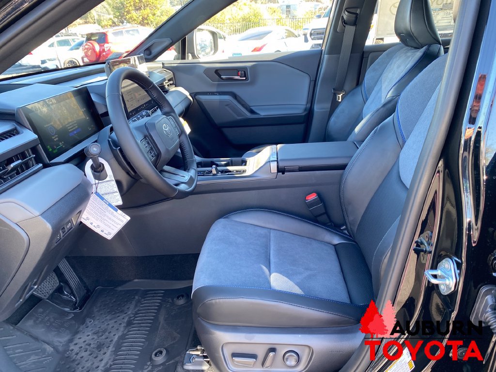 New 2026 Toyota RAV4 XSE w/ Panoramic Sun Roof Package AWD/4WD image 11