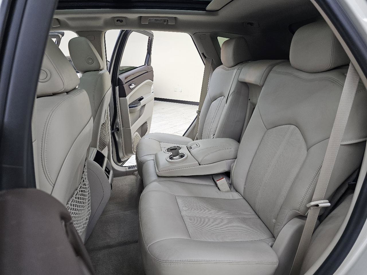 Used 2015 Cadillac SRX Luxury w/ Driver Awareness Package image 24