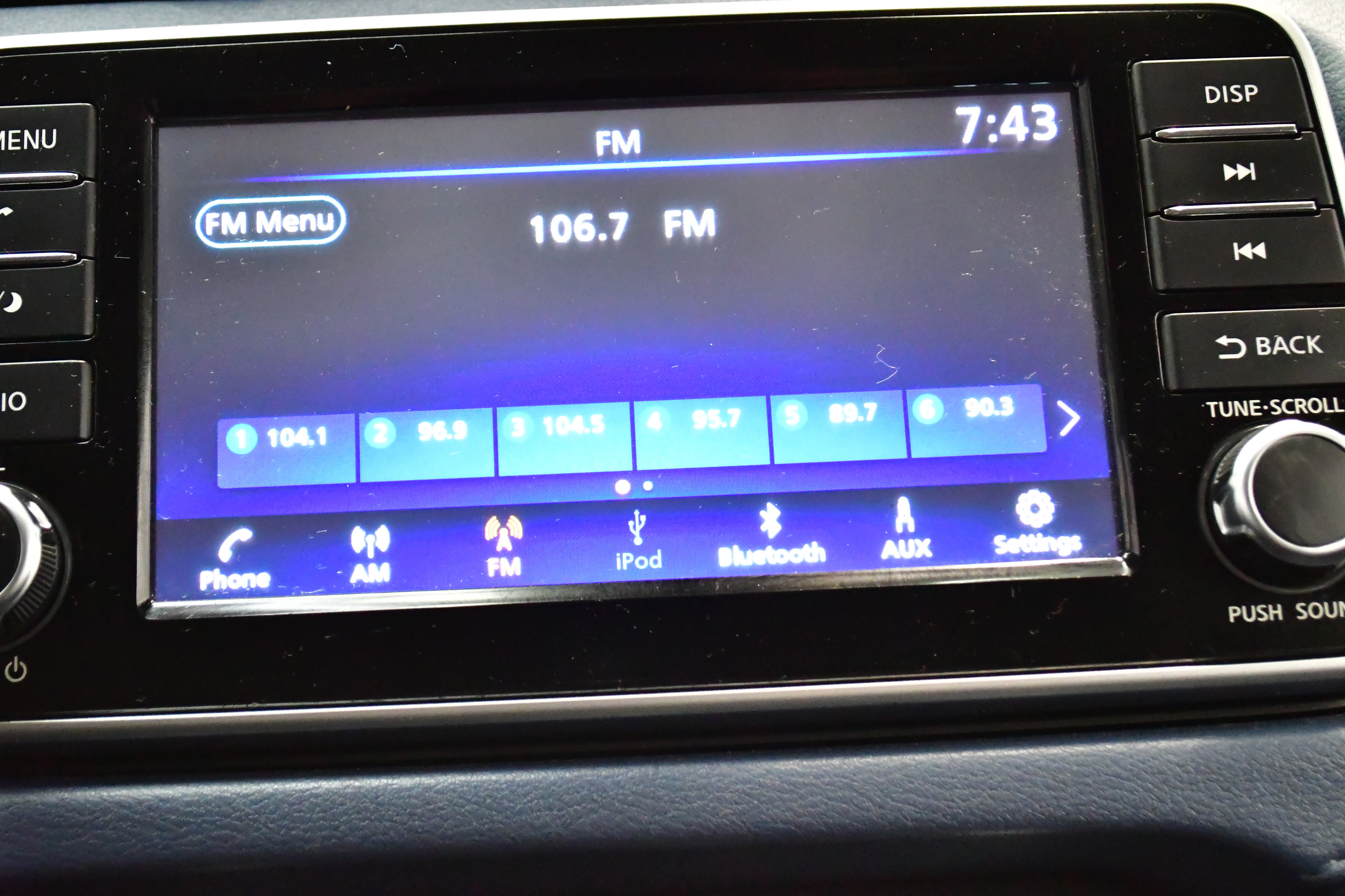 Used 2025 Nissan Versa SV image 23