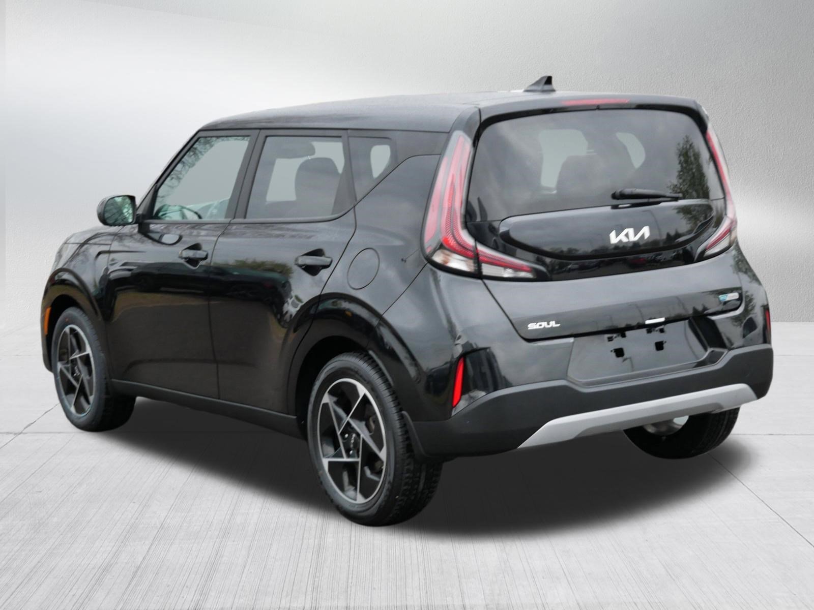 Used 2023 Kia Soul EX FWD image 5