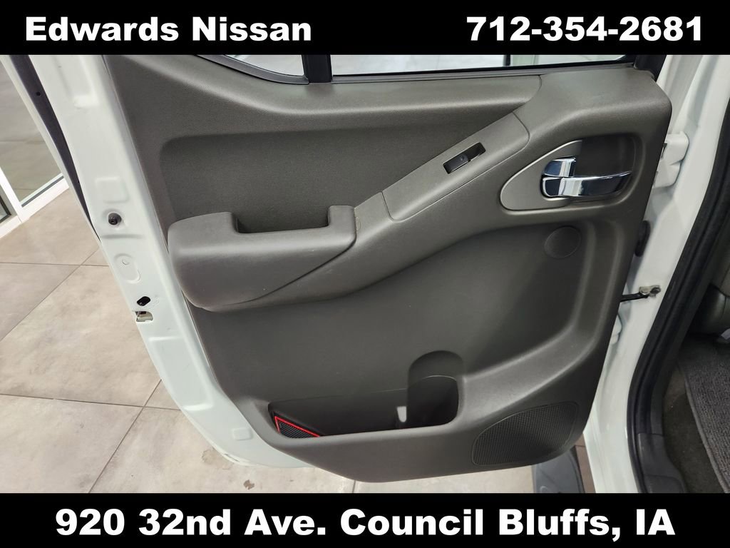 Used 2017 Nissan Frontier PRO-4X image 10