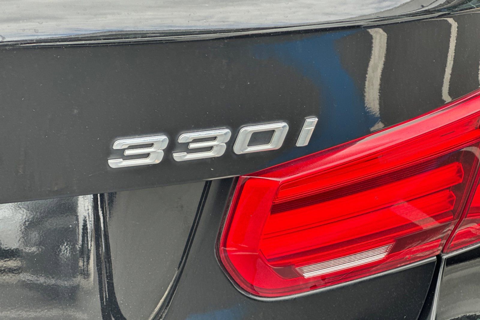 Used 2018 BMW 330i xDrive Sedan AWD/4WD image 26