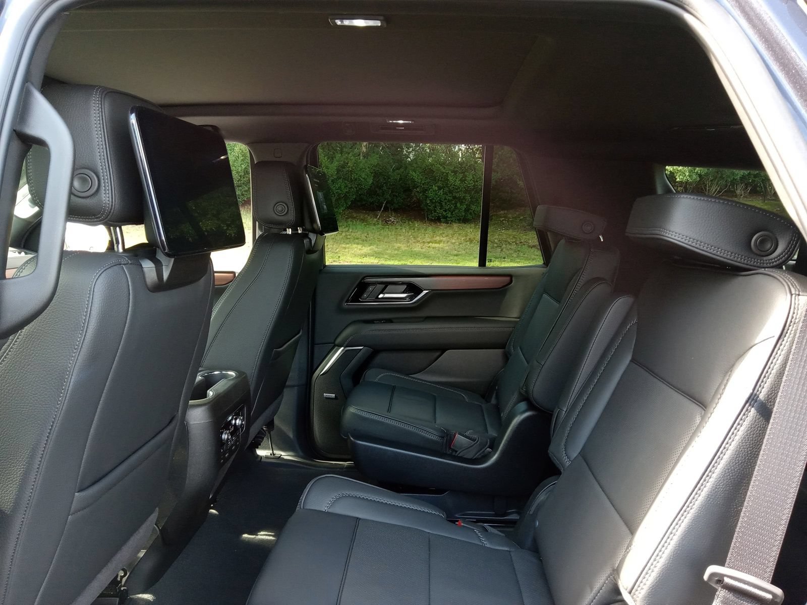 Used 2026 GMC Yukon Denali w/ Advanced Technology Package AWD/4WD image 25