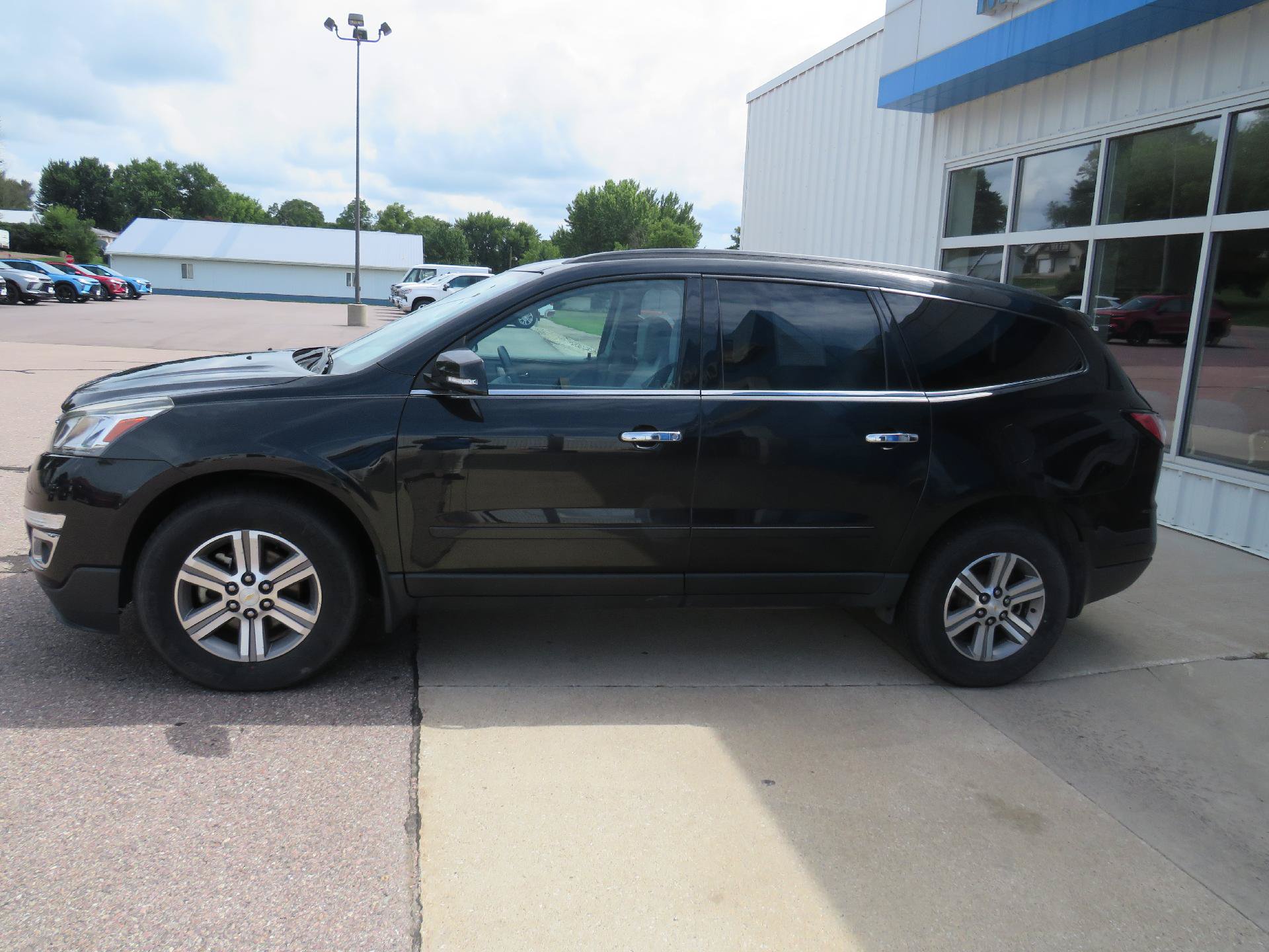 Used 2015 Chevrolet Traverse LT AWD/4WD image 1