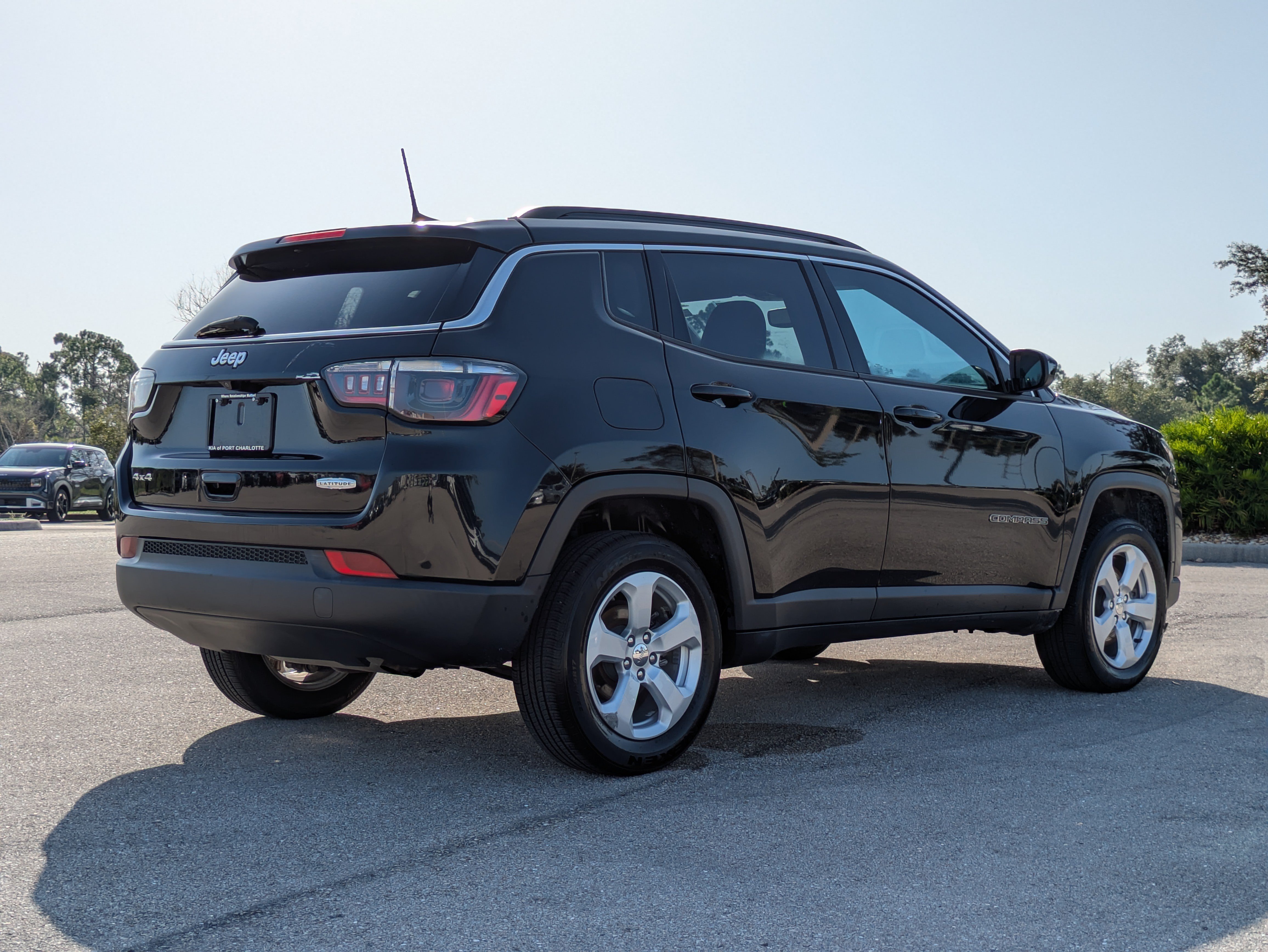 Used 2021 Jeep Compass Latitude w/ Convenience Group AWD/4WD image 4
