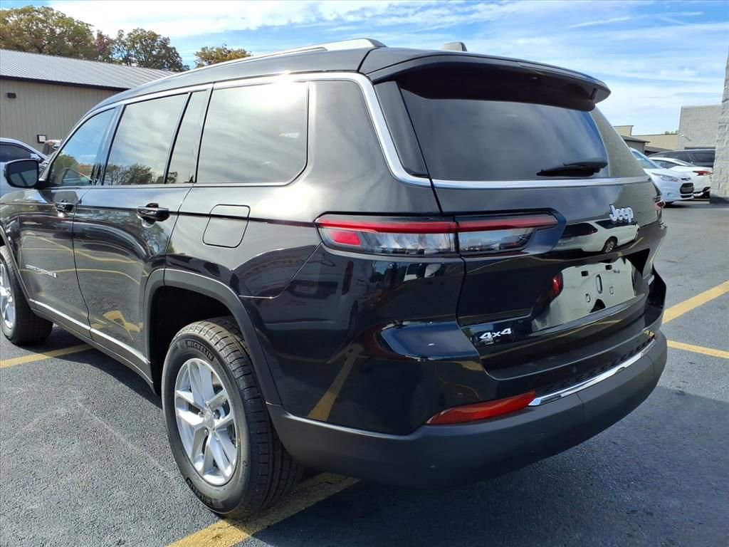 New 2025 Jeep Grand Cherokee L Laredo image 5