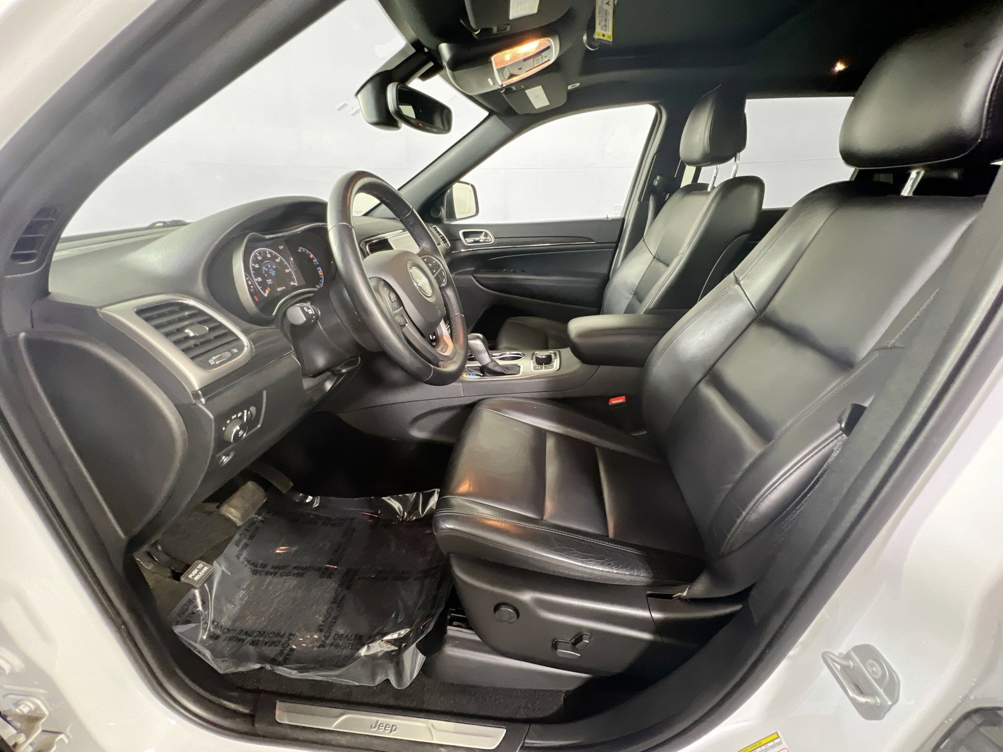 Used 2022 Jeep Grand Cherokee Limited image 21