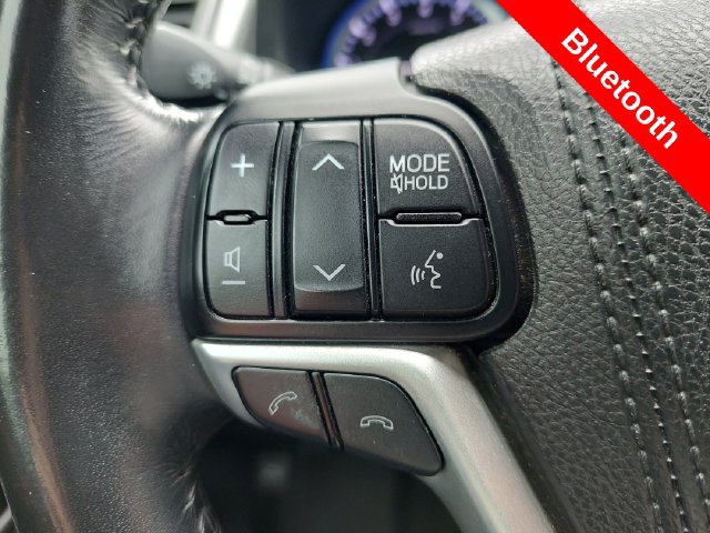 Used 2017 Toyota Highlander Limited AWD/4WD image 37
