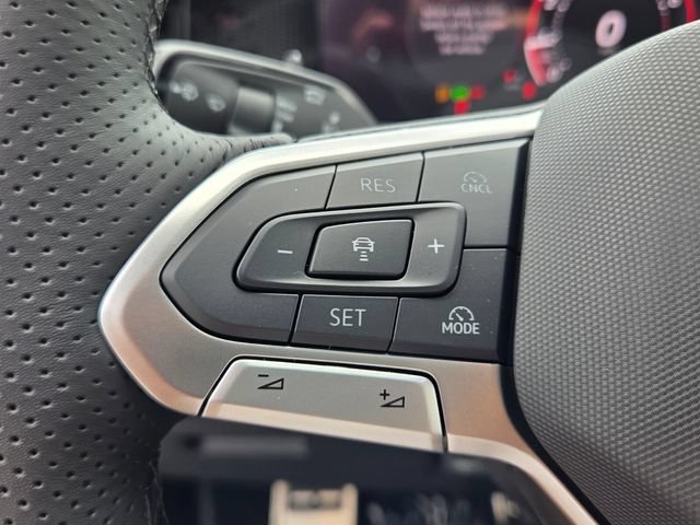 New 2026 Volkswagen Tiguan SE R-Line FWD image 25