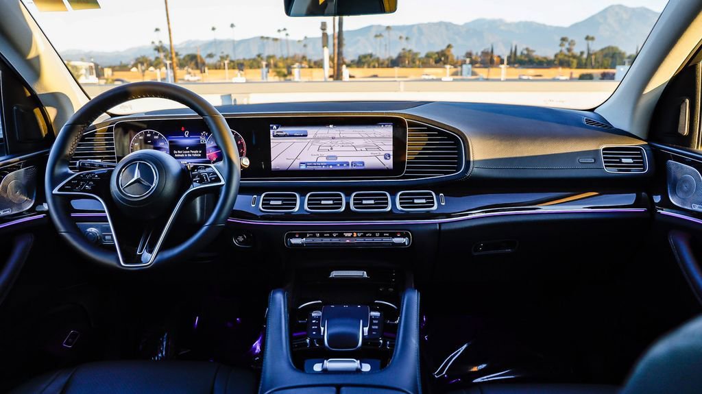 Used 2024 Mercedes-Benz GLS 450 4MATIC image 13